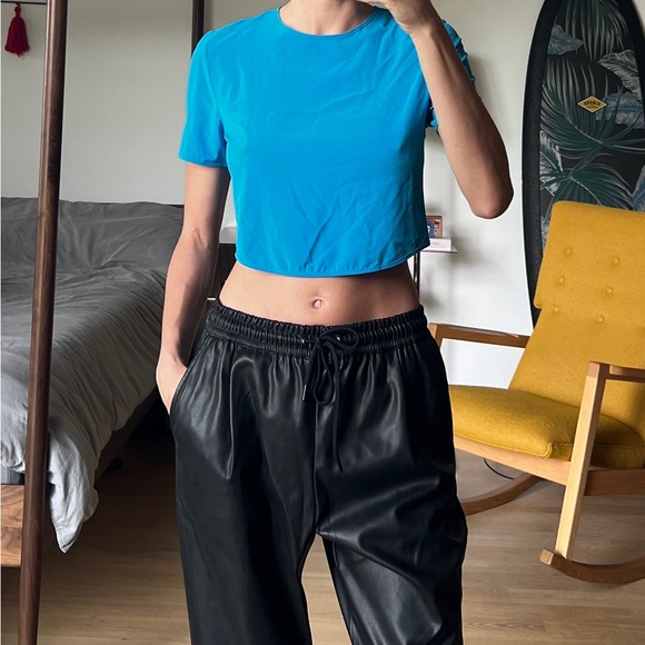 Nike crop top - Picture 2 of 6